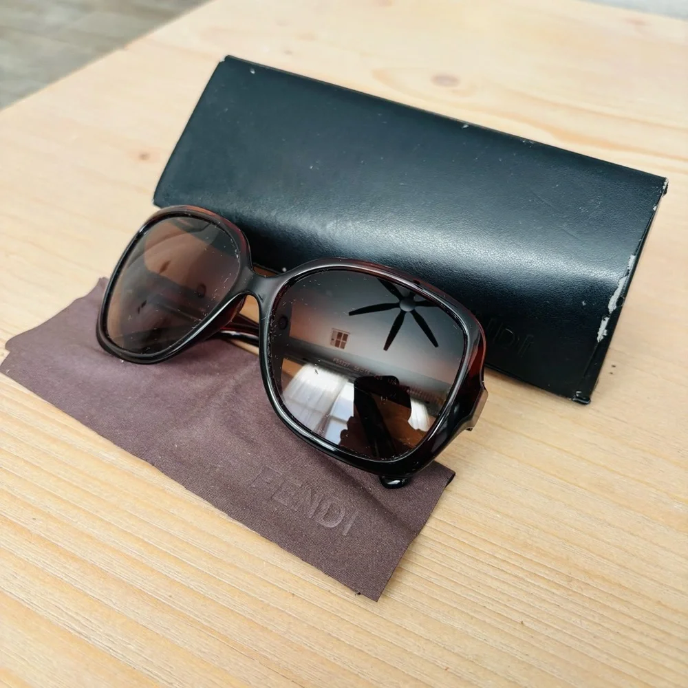 Fendi Brown Tortoise FS5227 Square Sunglasses Women’s W/‎ Case Preloved